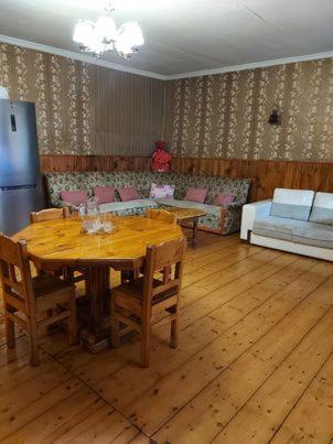 Guest House-Waterfall Chokhuldi Bagian luar foto