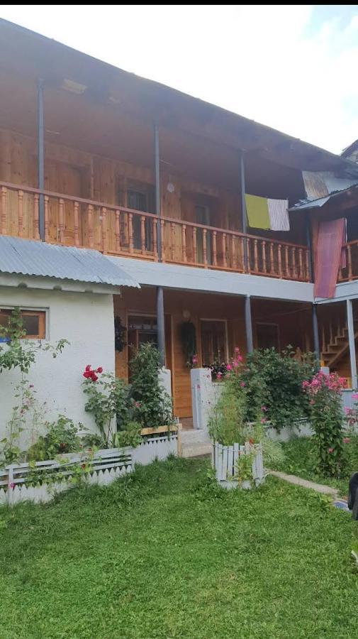 Guest House-Waterfall Chokhuldi Bagian luar foto