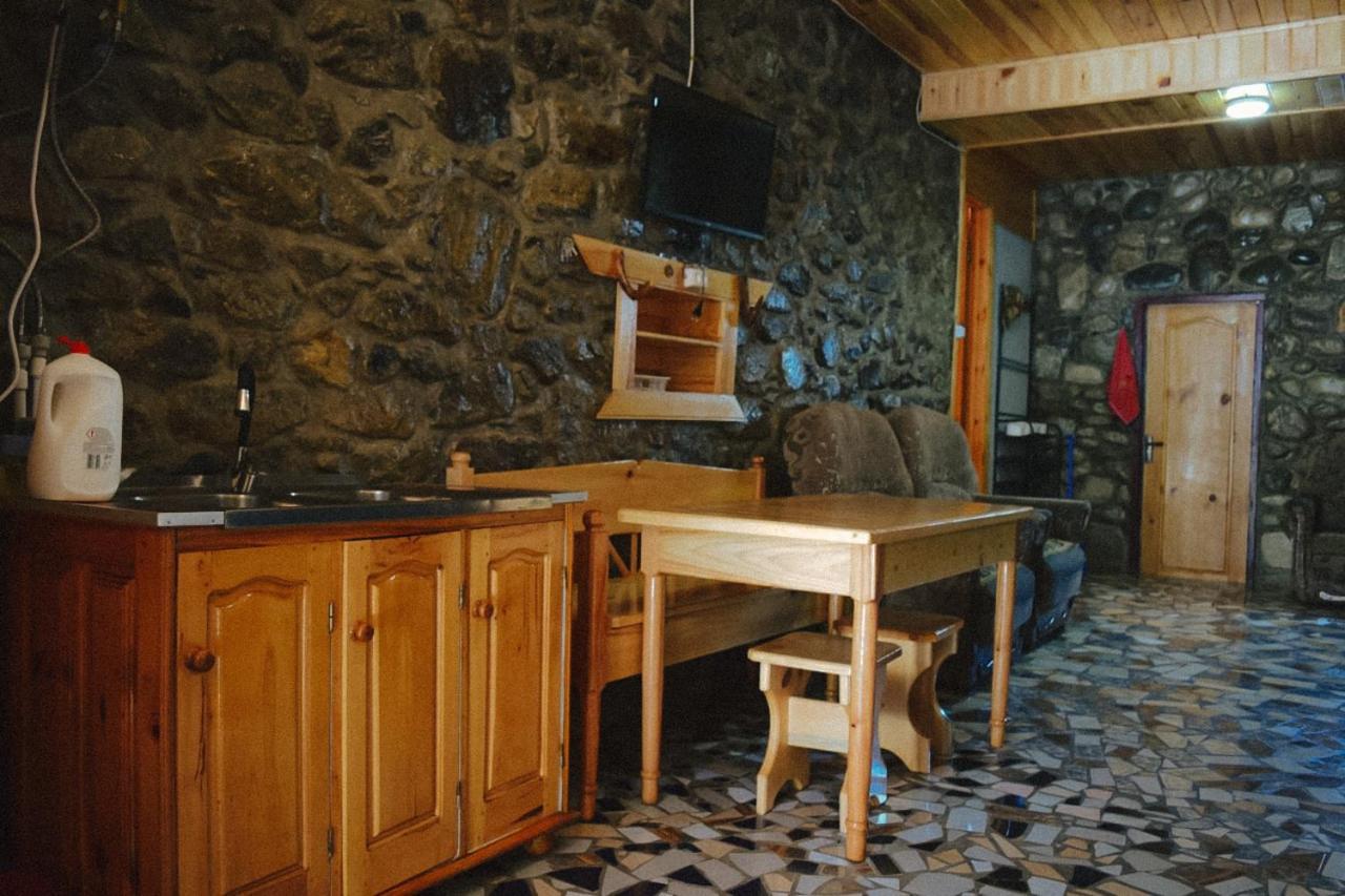 Guest House-Waterfall Chokhuldi Bagian luar foto